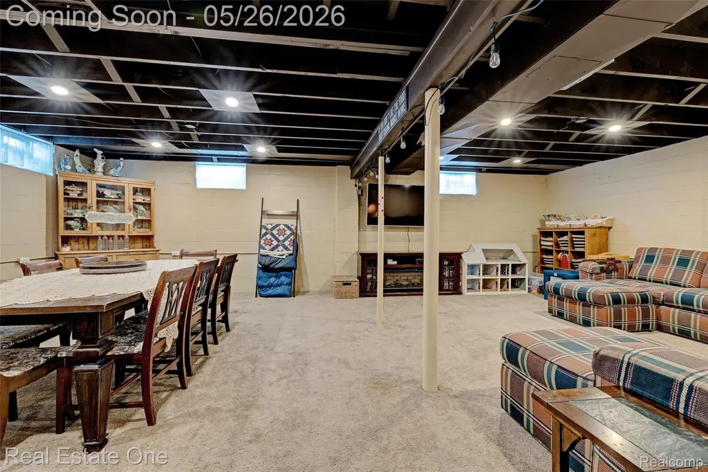 6394 Manson Drive Waterford Charter Township MI 48329