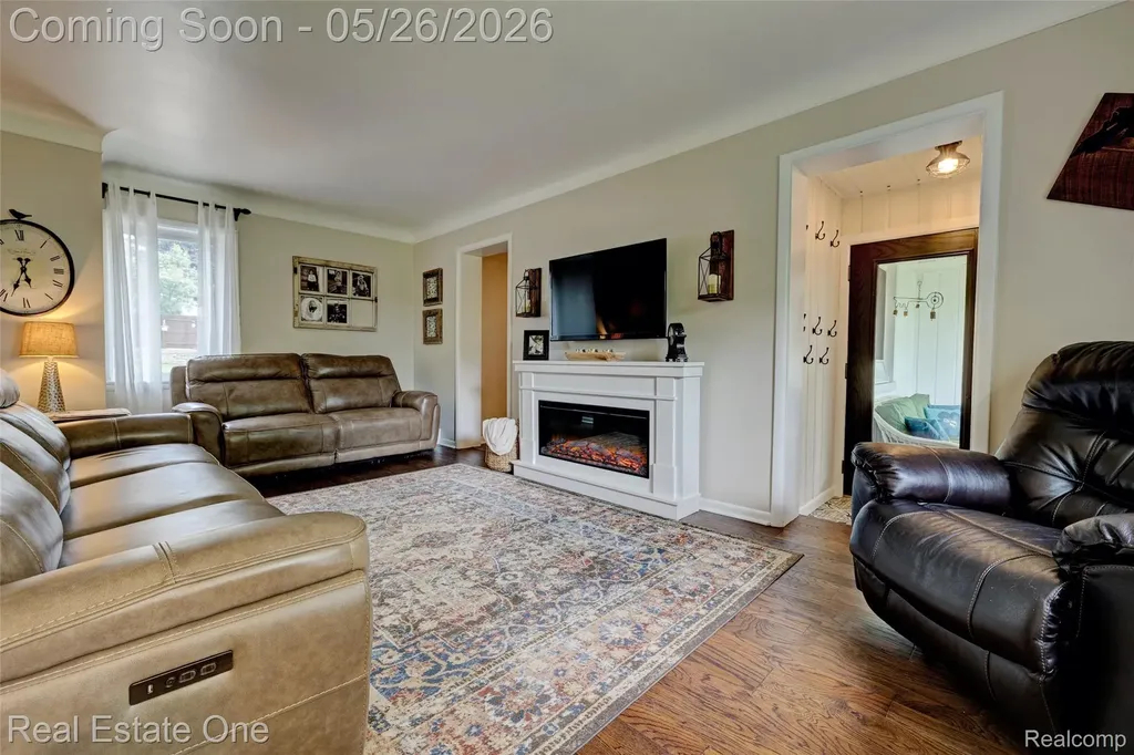 6394 Manson Drive Waterford Charter Township MI 48329