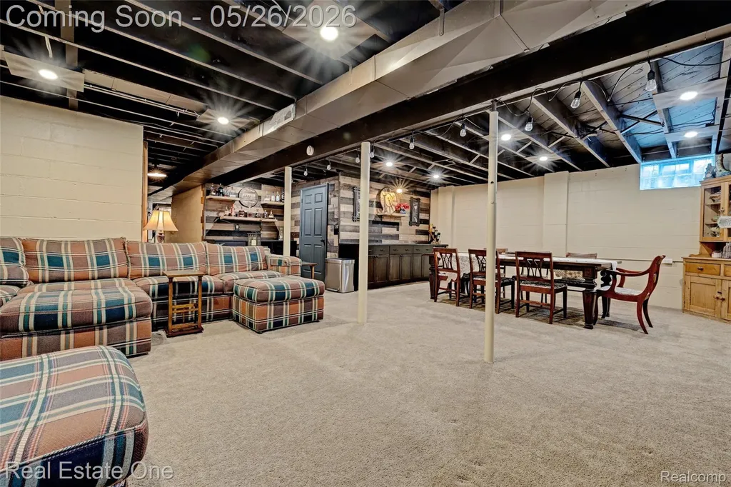 6394 Manson Drive Waterford Charter Township MI 48329