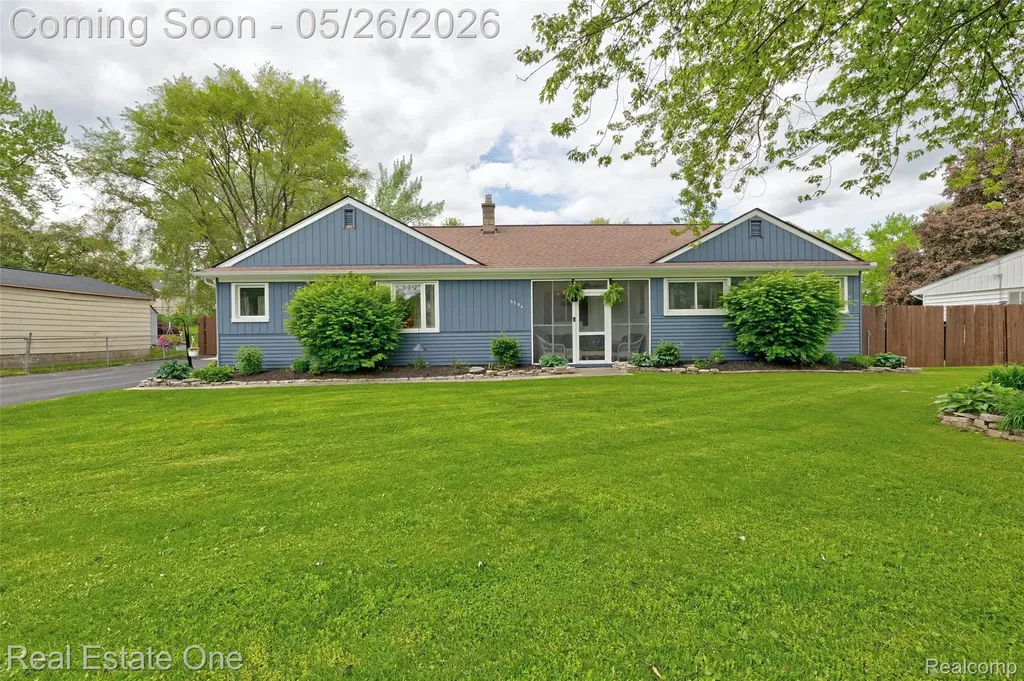 6394 Manson Drive Waterford Charter Township MI 48329