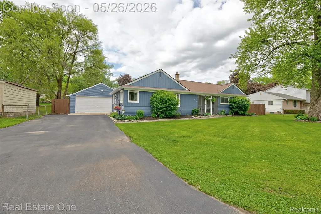 6394 Manson Drive Waterford Charter Township MI 48329