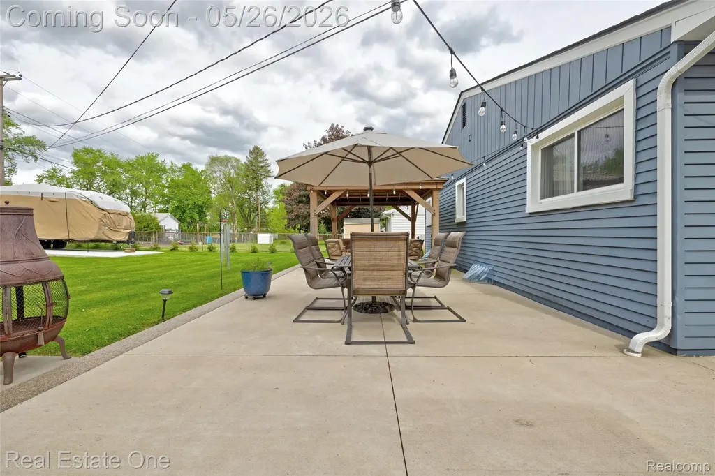 6394 Manson Drive Waterford Charter Township MI 48329