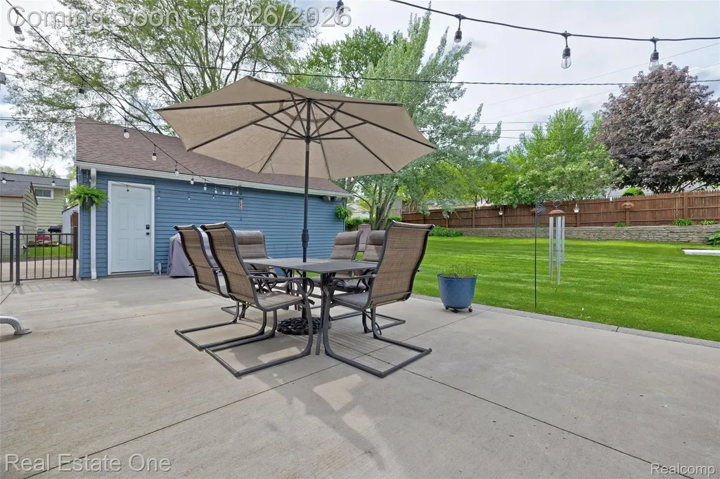 6394 Manson Drive Waterford Charter Township MI 48329