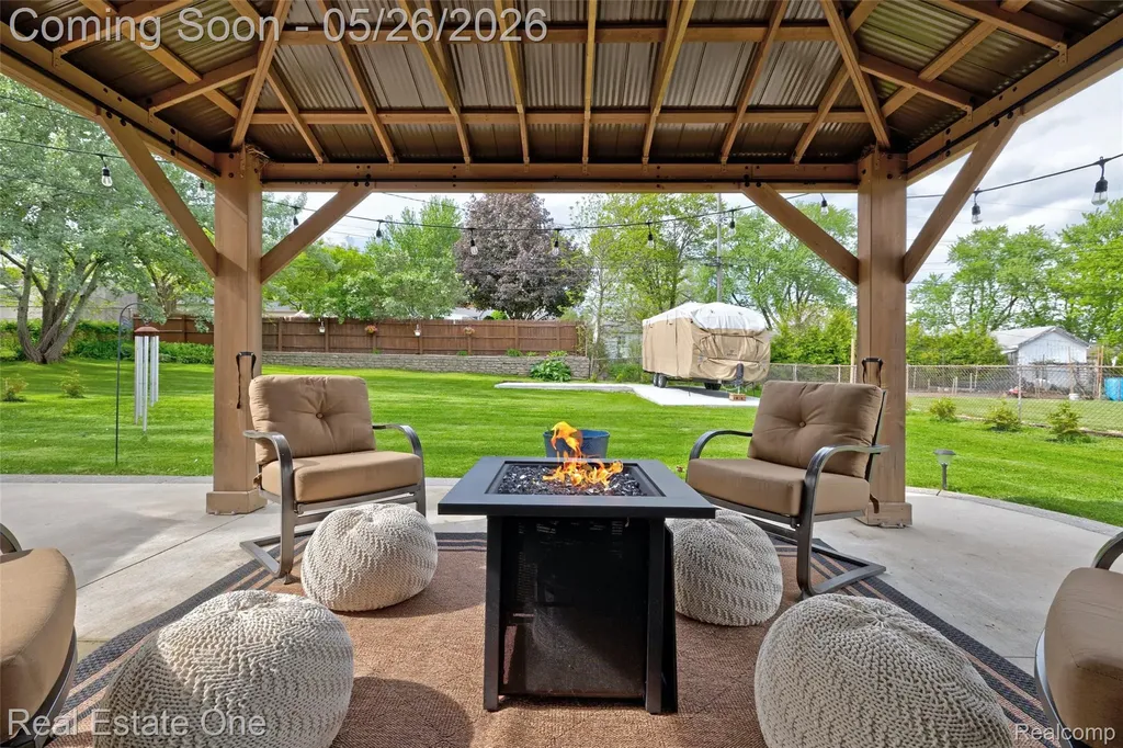 6394 Manson Drive Waterford Charter Township MI 48329
