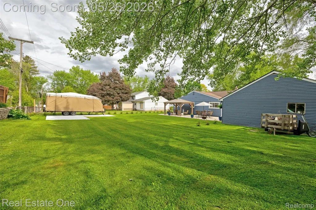 6394 Manson Drive Waterford Charter Township MI 48329