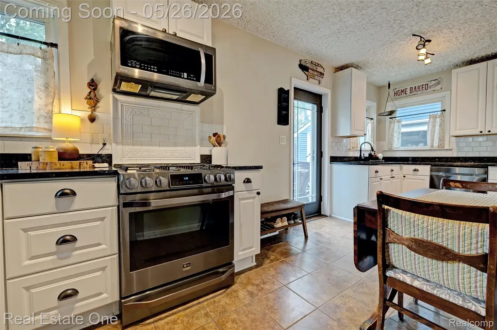 6394 Manson Drive Waterford Charter Township MI 48329