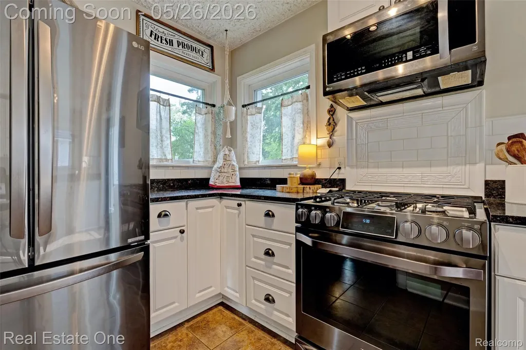 6394 Manson Drive Waterford Charter Township MI 48329