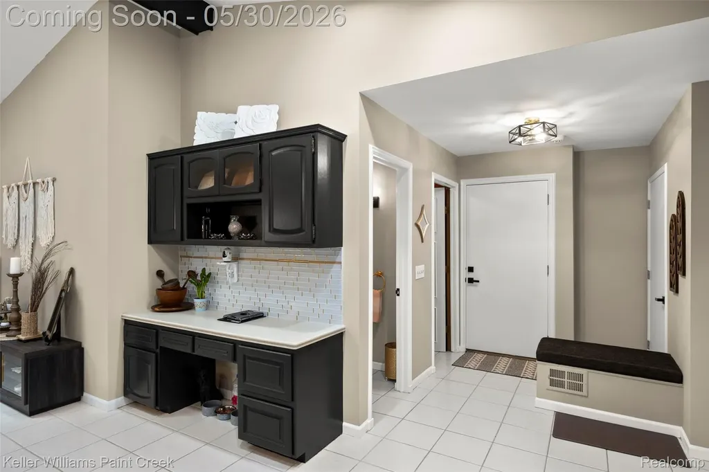 38880 Sahr Court Clinton Charter Township MI 48038