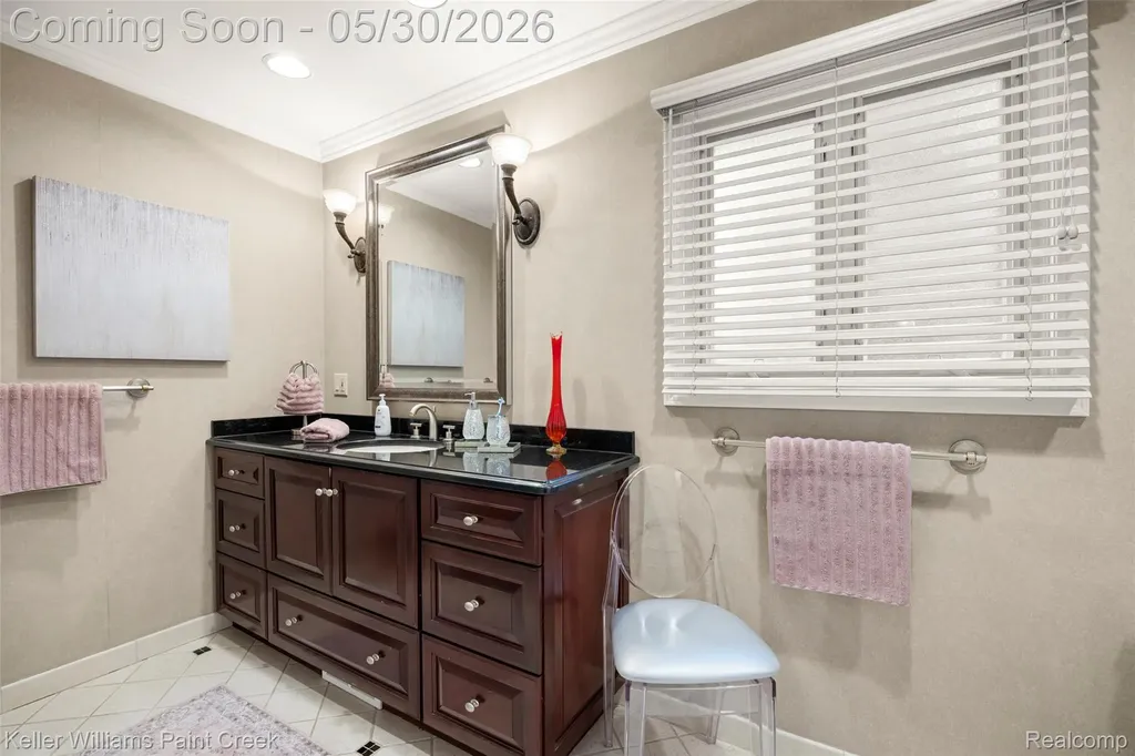 38880 Sahr Court Clinton Charter Township MI 48038