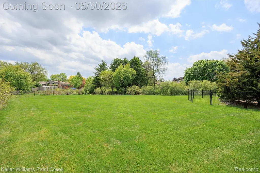 38880 Sahr Court Clinton Charter Township MI 48038