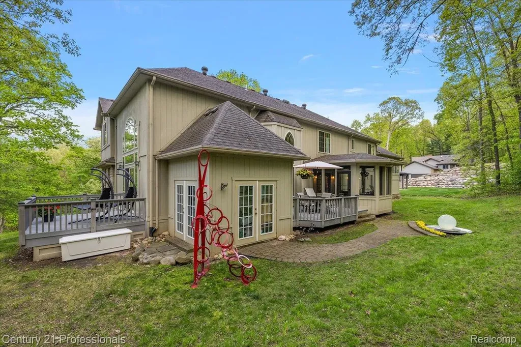 6705 College Park Drive Springfield Charter Township MI 48346