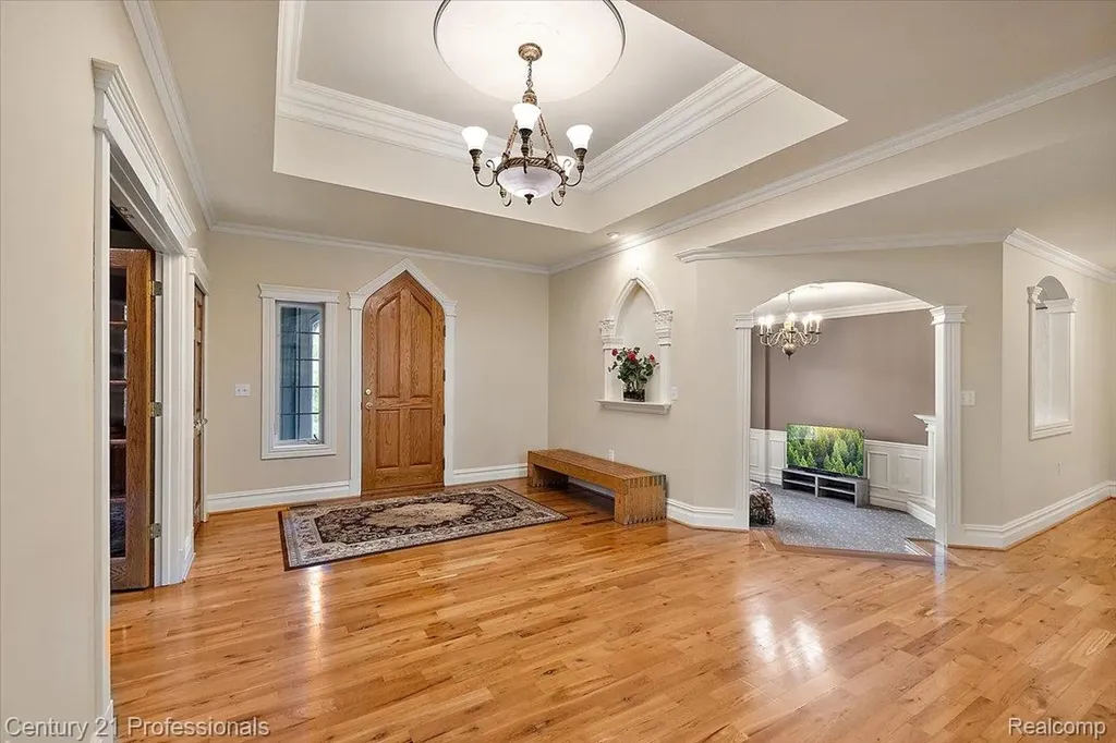 6705 College Park Drive Springfield Charter Township MI 48346
