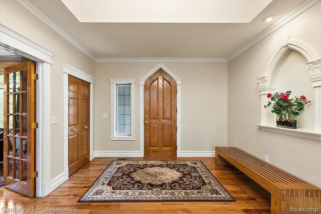 6705 College Park Drive Springfield Charter Township MI 48346