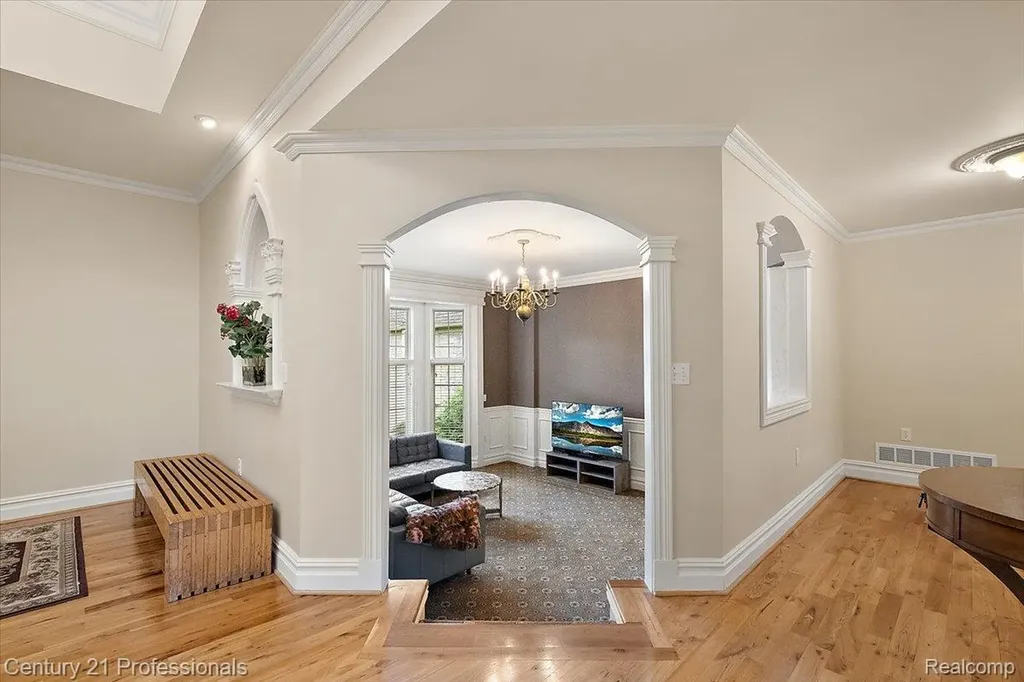 6705 College Park Drive Springfield Charter Township MI 48346