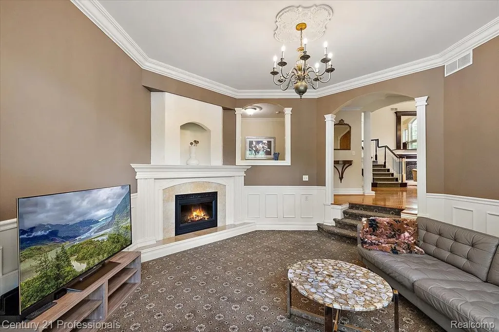6705 College Park Drive Springfield Charter Township MI 48346