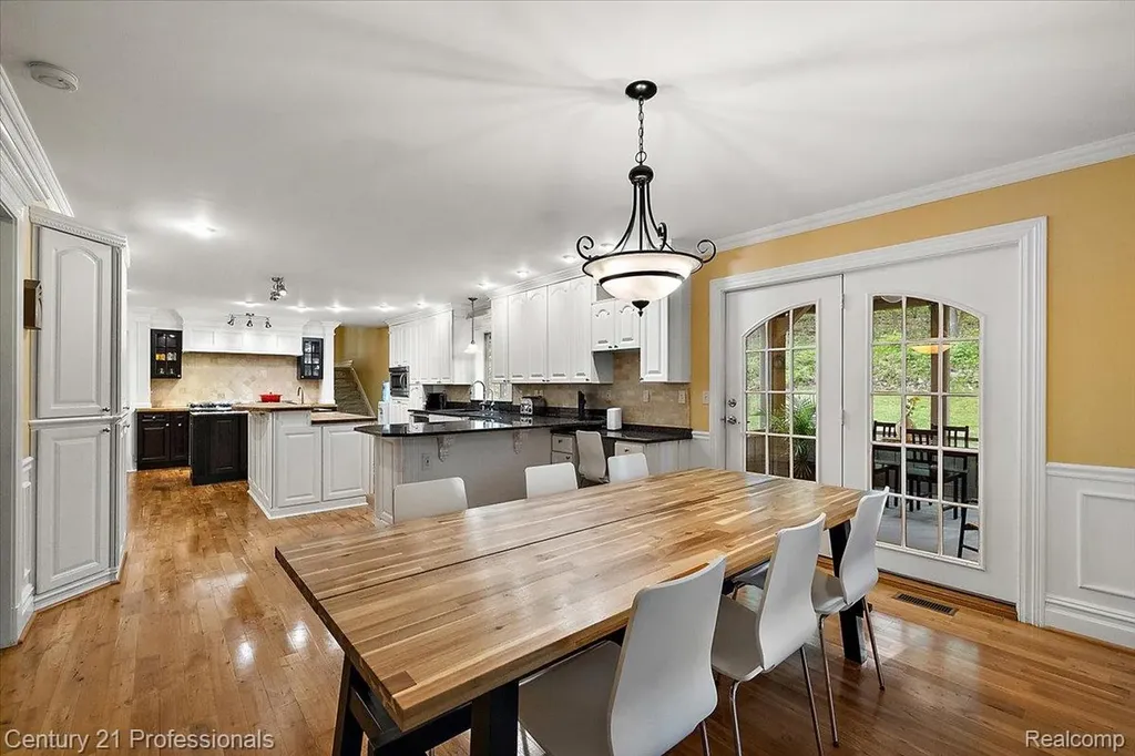 6705 College Park Drive Springfield Charter Township MI 48346