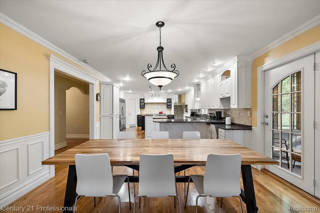 6705 College Park Drive Springfield Charter Township MI 48346