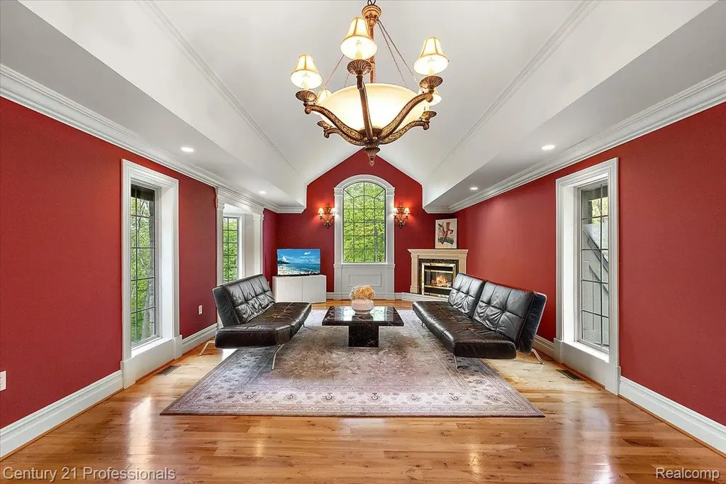 6705 College Park Drive Springfield Charter Township MI 48346