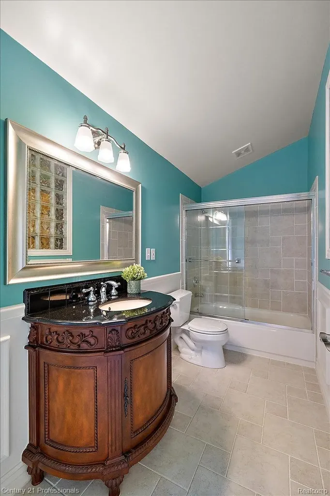 6705 College Park Drive Springfield Charter Township MI 48346