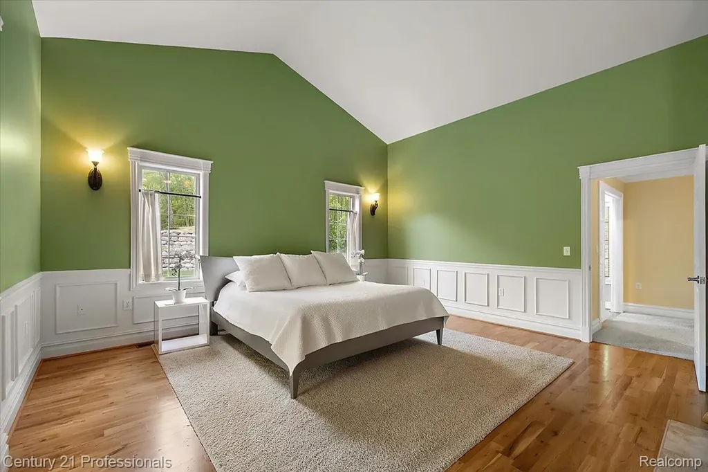 6705 College Park Drive Springfield Charter Township MI 48346