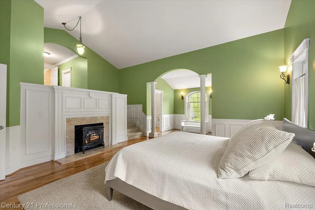 6705 College Park Drive Springfield Charter Township MI 48346