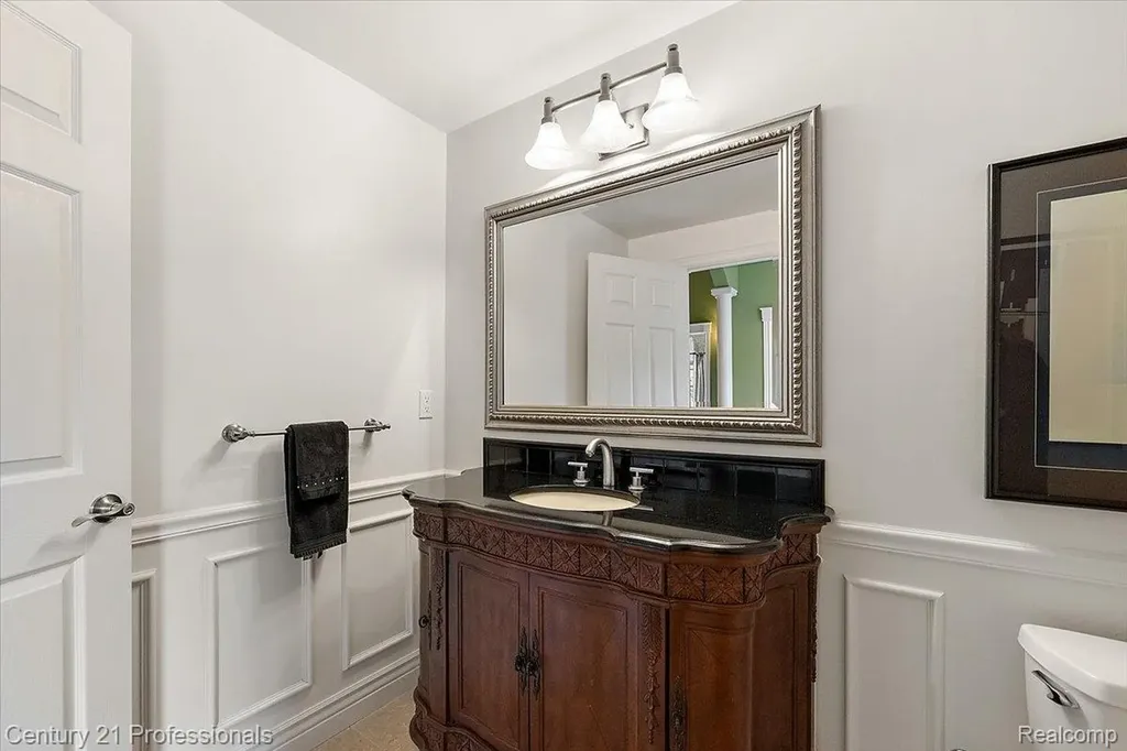 6705 College Park Drive Springfield Charter Township MI 48346