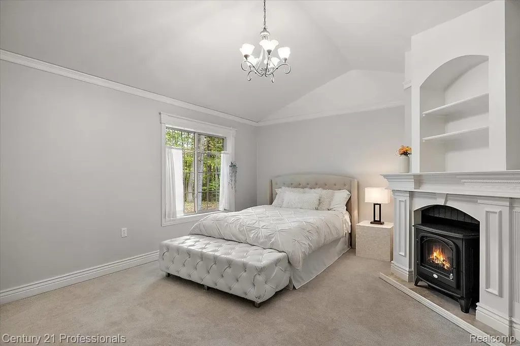 6705 College Park Drive Springfield Charter Township MI 48346