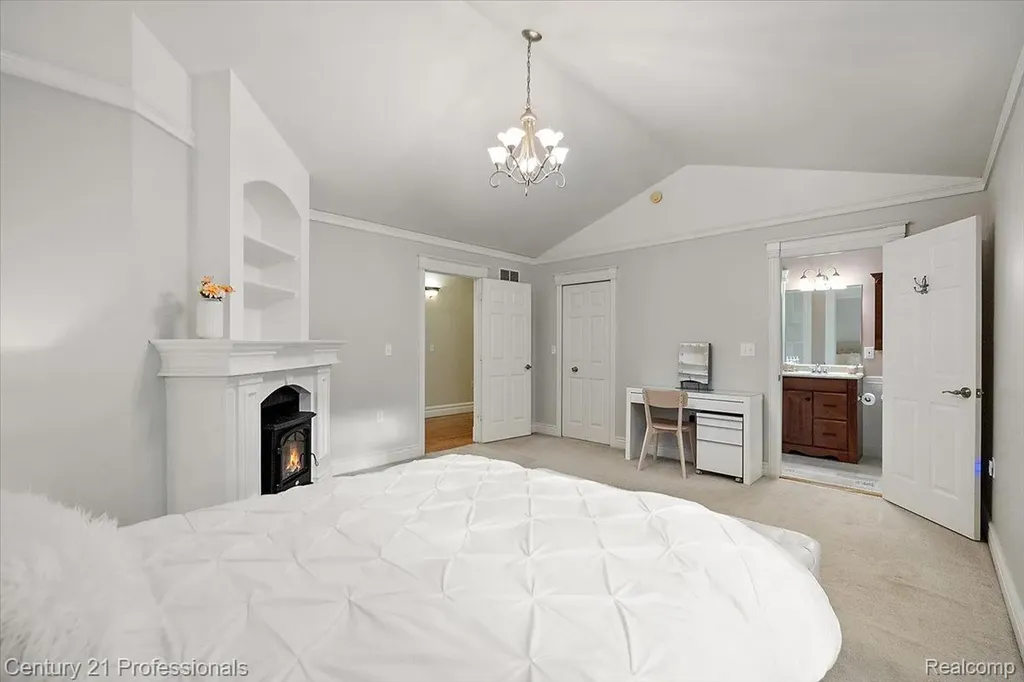 6705 College Park Drive Springfield Charter Township MI 48346
