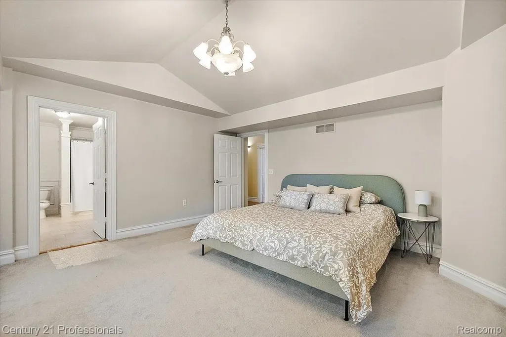 6705 College Park Drive Springfield Charter Township MI 48346