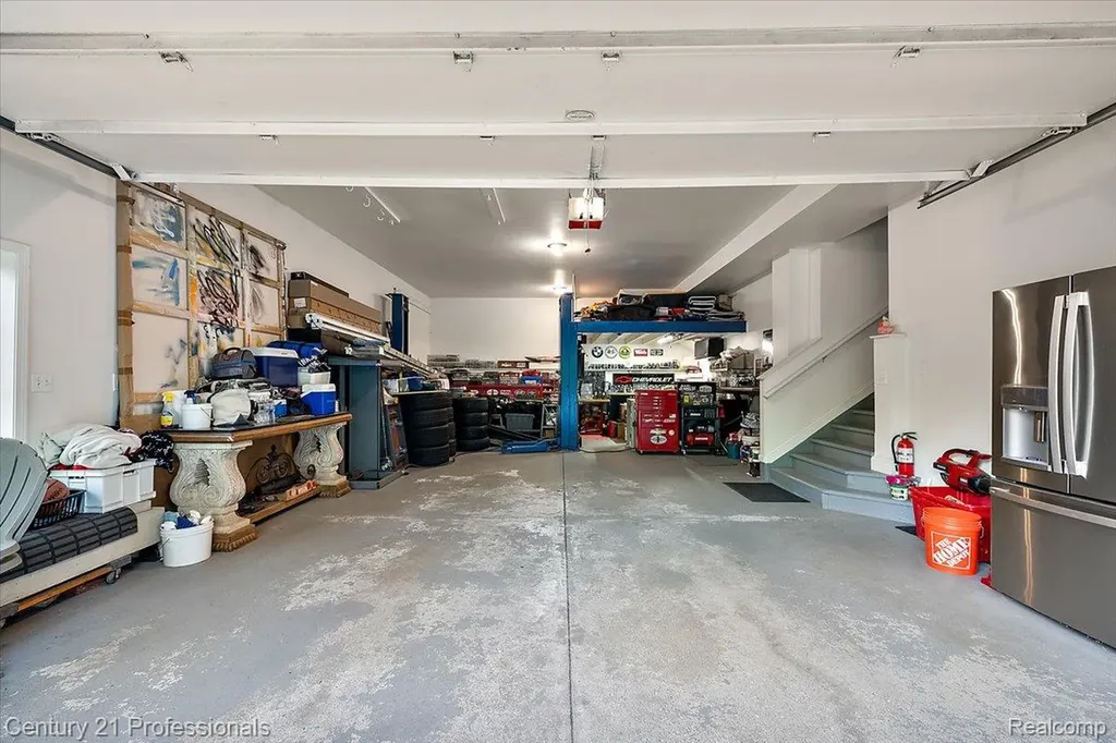 6705 College Park Drive Springfield Charter Township MI 48346
