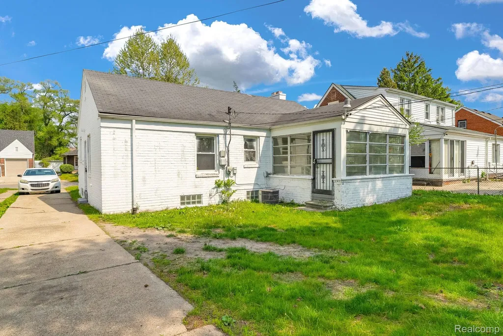 20033 Sorrento Street Detroit City MI 48235