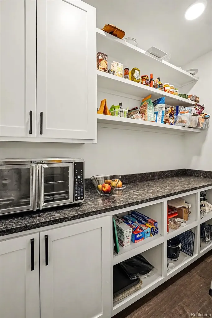 5015 Birch Drive Springfield Charter Township MI 48350