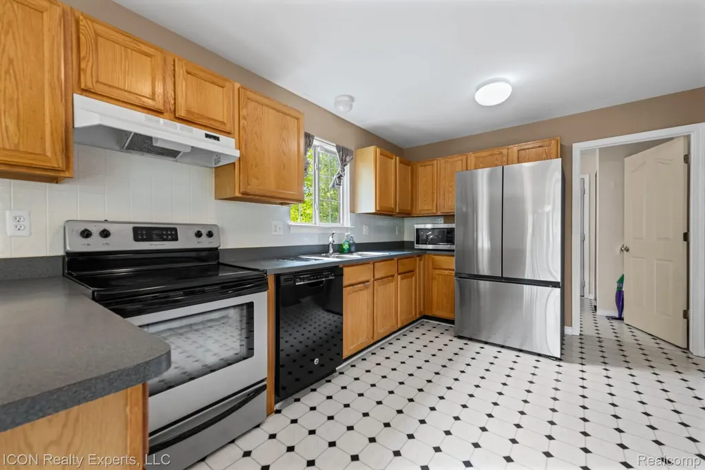 5367 High Ridge Drive York Charter Township MI 48197