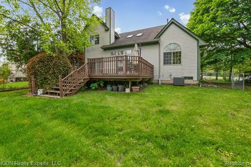 5367 High Ridge Drive York Charter Township MI 48197