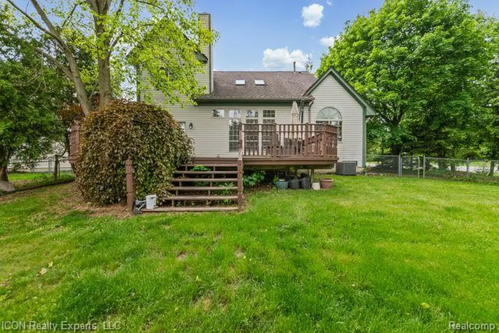 5367 High Ridge Drive York Charter Township MI 48197