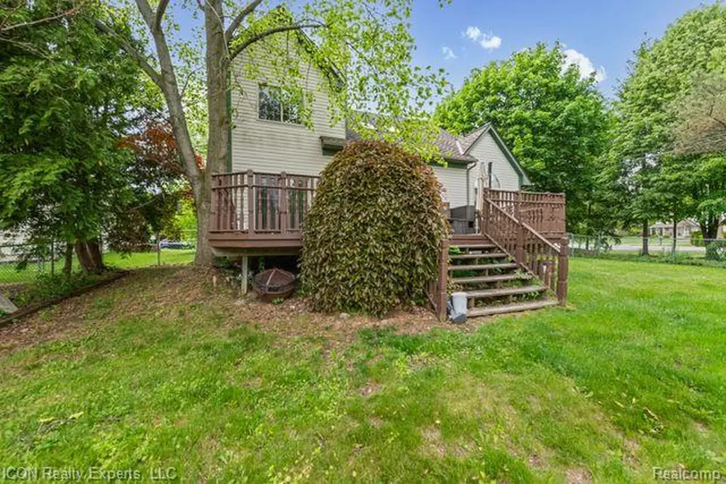 5367 High Ridge Drive York Charter Township MI 48197