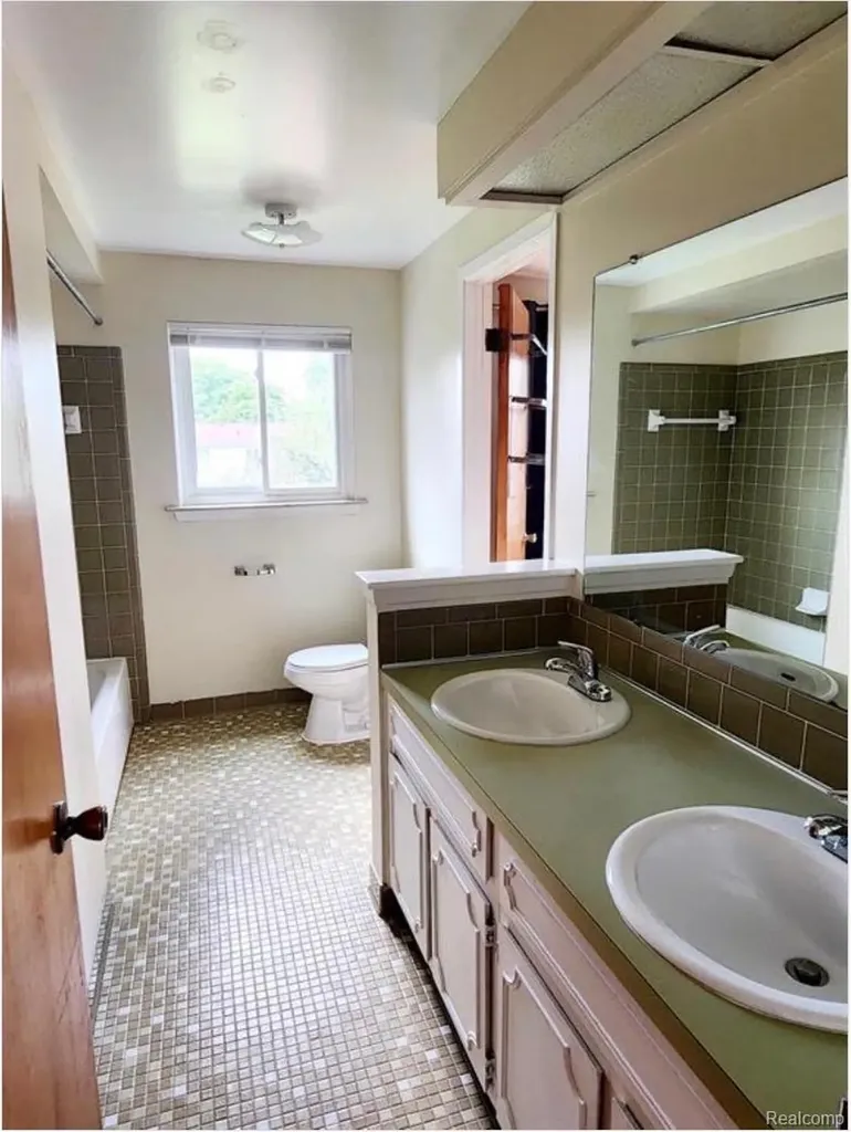 35347 Alta Vista Drive Sterling Heights City MI 48312