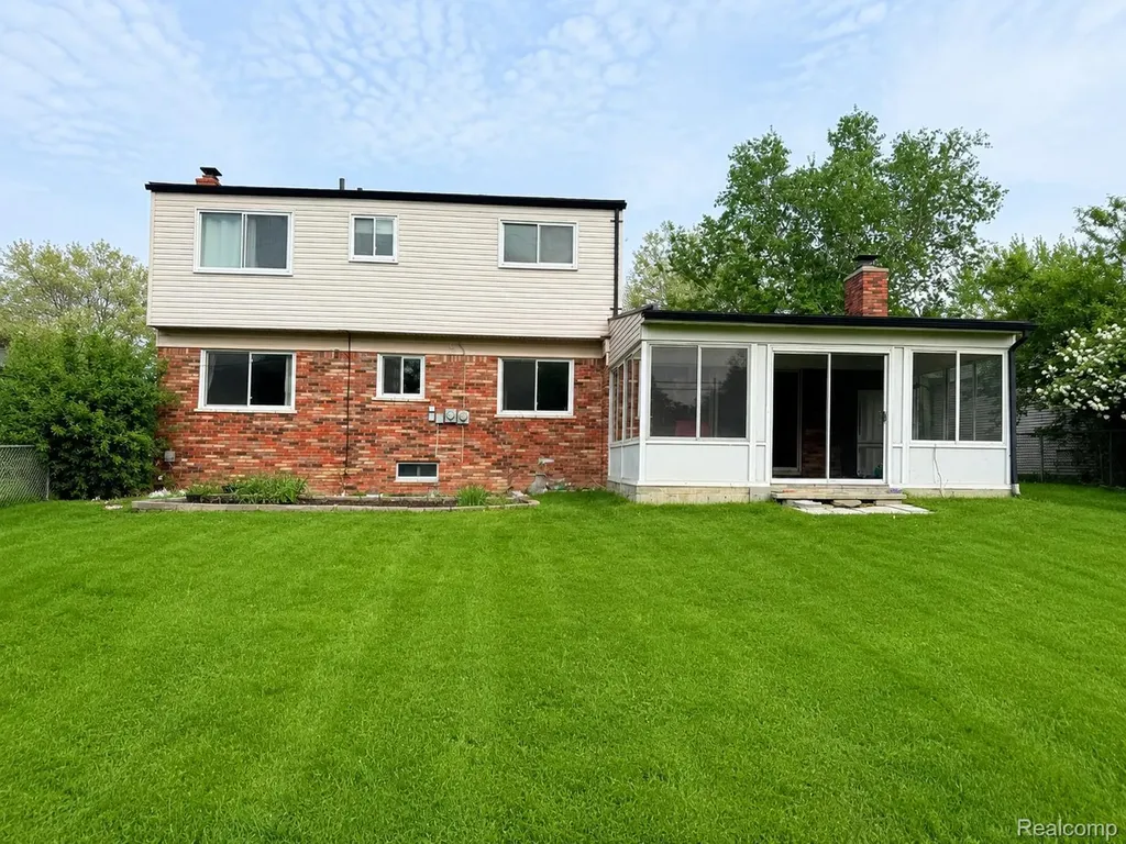 35347 Alta Vista Drive Sterling Heights City MI 48312
