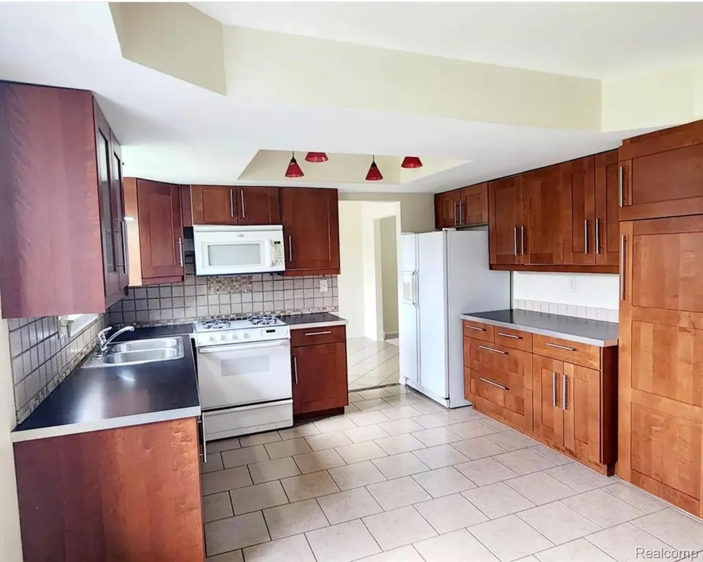 35347 Alta Vista Drive Sterling Heights City MI 48312