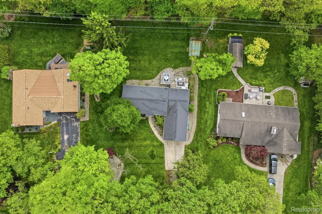 58032 Robroy Street Washington Township MI 48094