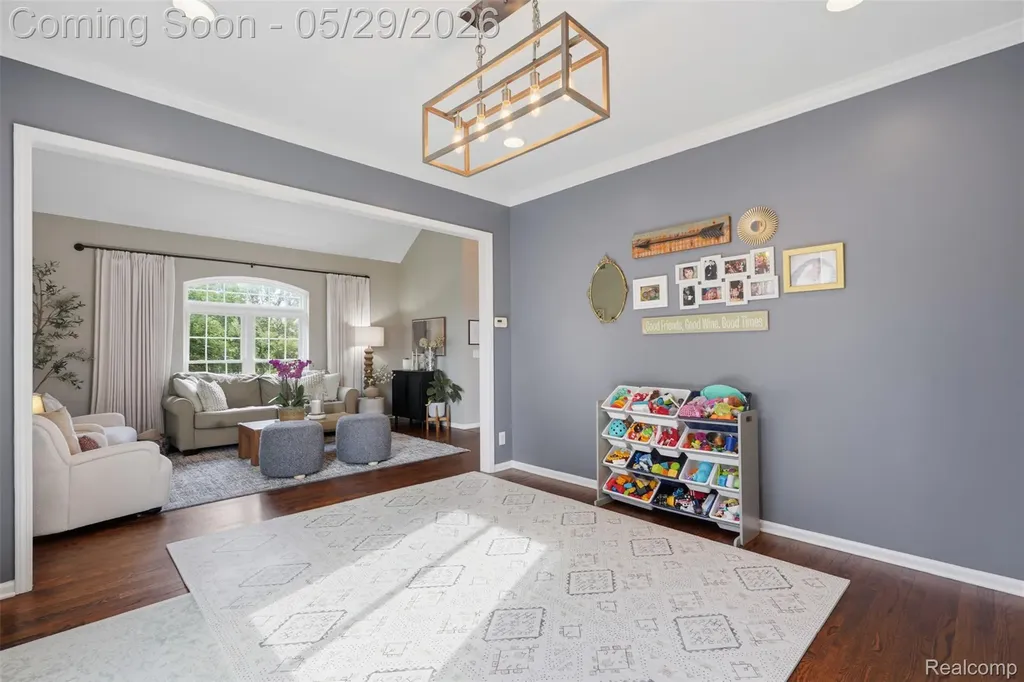 735 Kentbrook Drive Commerce Charter Township MI 48382