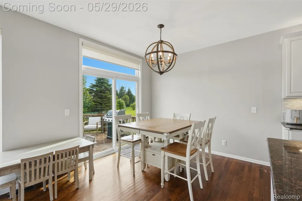 735 Kentbrook Drive Commerce Charter Township MI 48382