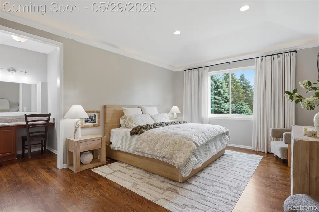 735 Kentbrook Drive Commerce Charter Township MI 48382