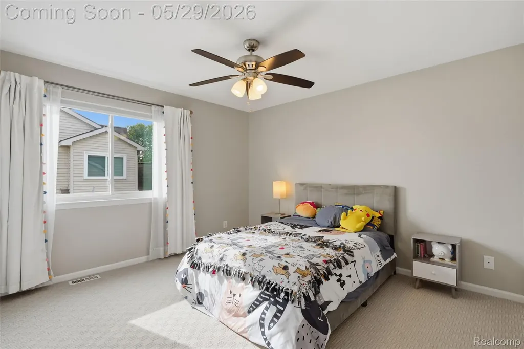 735 Kentbrook Drive Commerce Charter Township MI 48382
