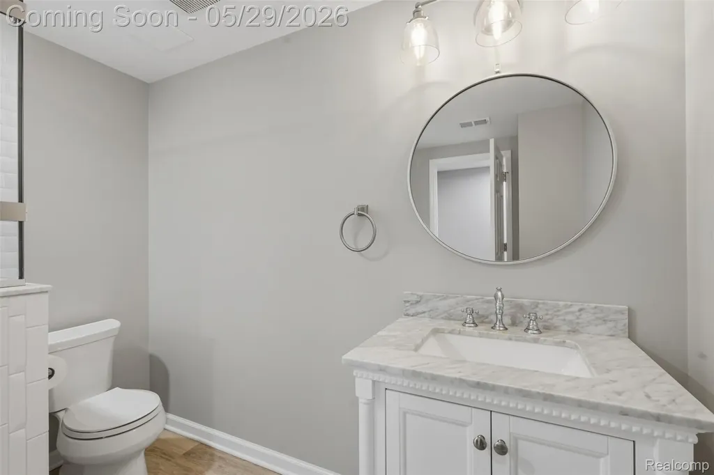 735 Kentbrook Drive Commerce Charter Township MI 48382