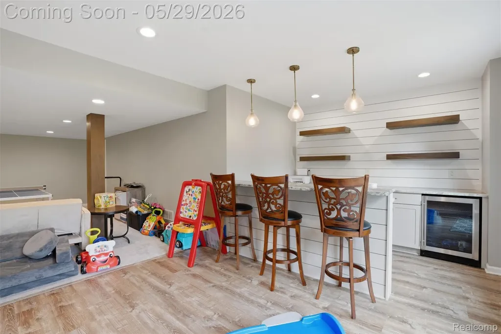 735 Kentbrook Drive Commerce Charter Township MI 48382