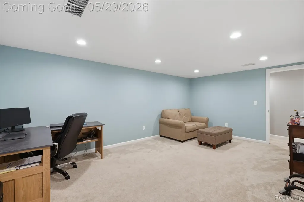 735 Kentbrook Drive Commerce Charter Township MI 48382