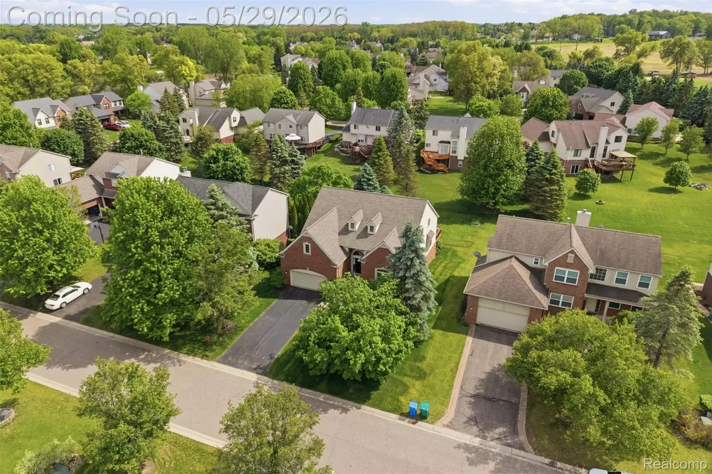 735 Kentbrook Drive Commerce Charter Township MI 48382