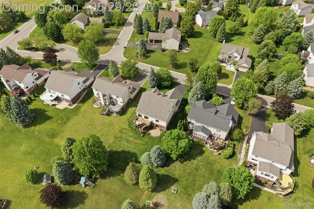 735 Kentbrook Drive Commerce Charter Township MI 48382