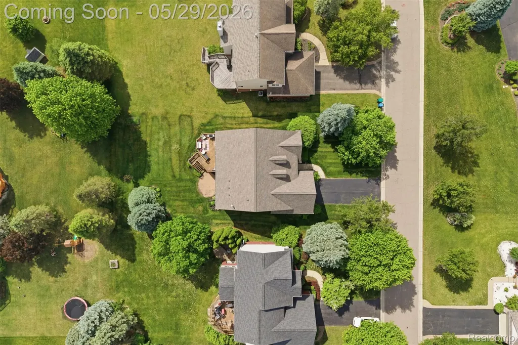 735 Kentbrook Drive Commerce Charter Township MI 48382